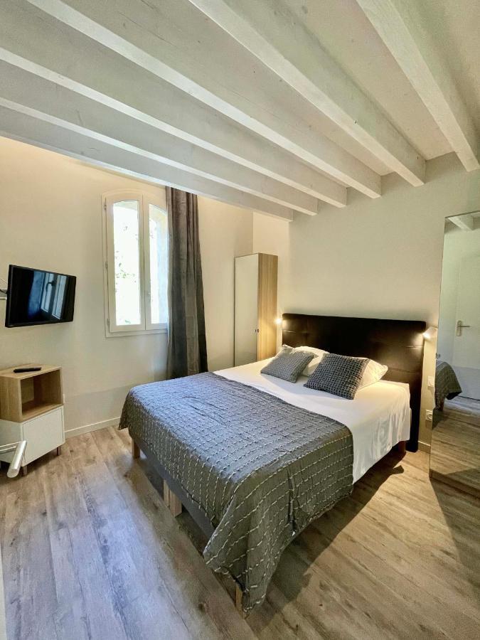 Hotel Estelou Sommieres Ngoại thất bức ảnh