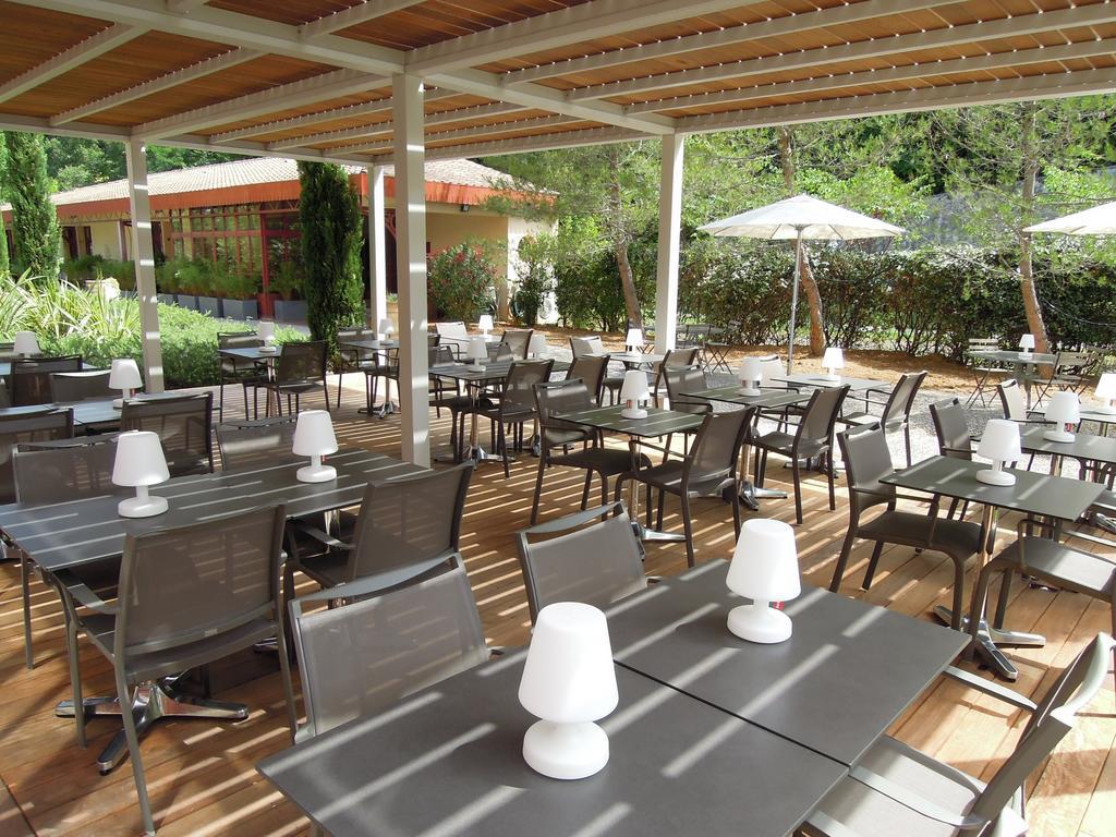 Hotel Estelou Sommieres Ngoại thất bức ảnh