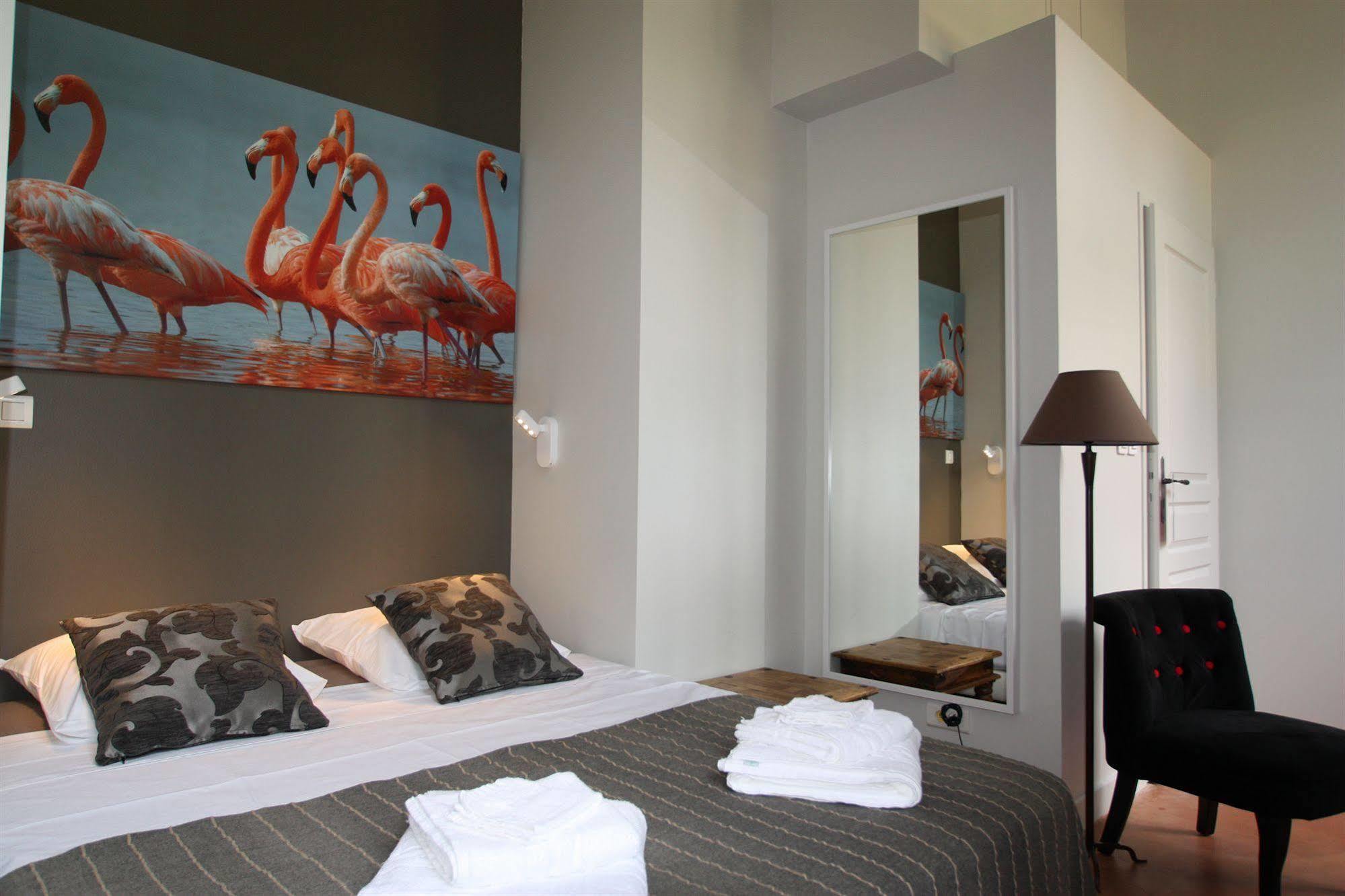 Hotel Estelou Sommieres Ngoại thất bức ảnh