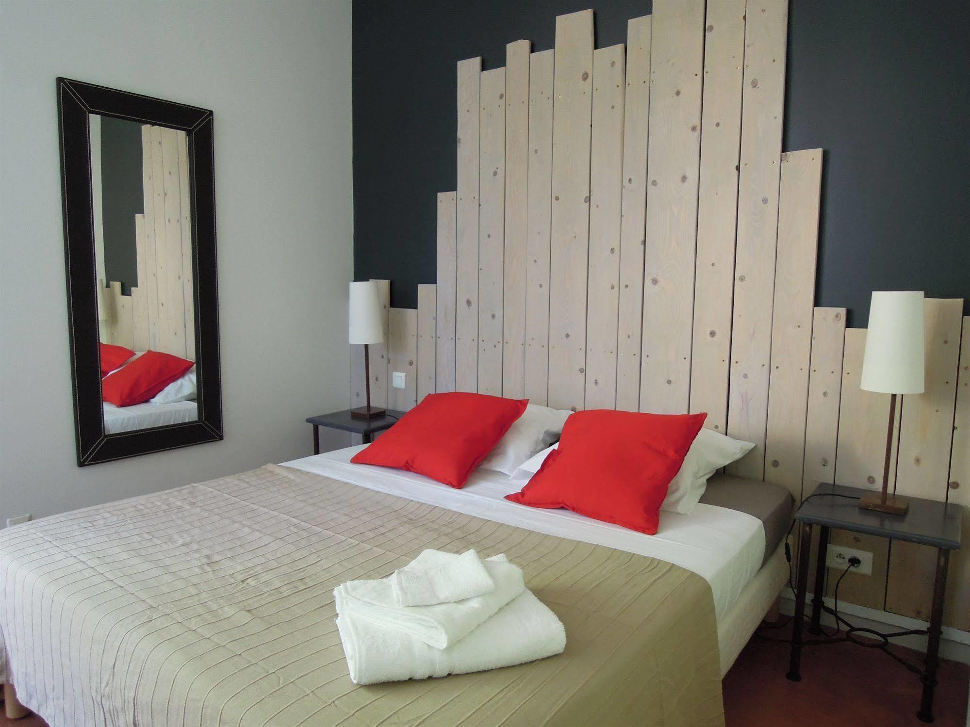 Hotel Estelou Sommieres Ngoại thất bức ảnh