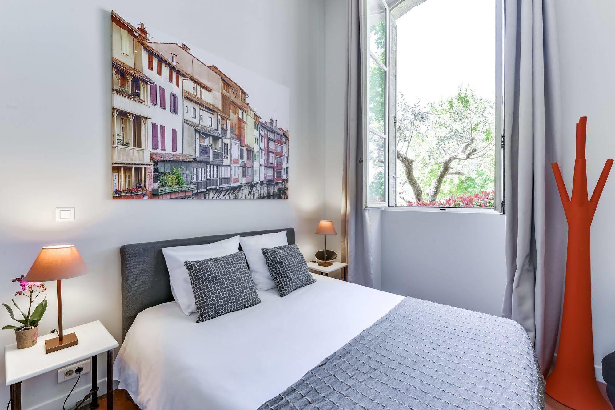 Hotel Estelou Sommieres Ngoại thất bức ảnh