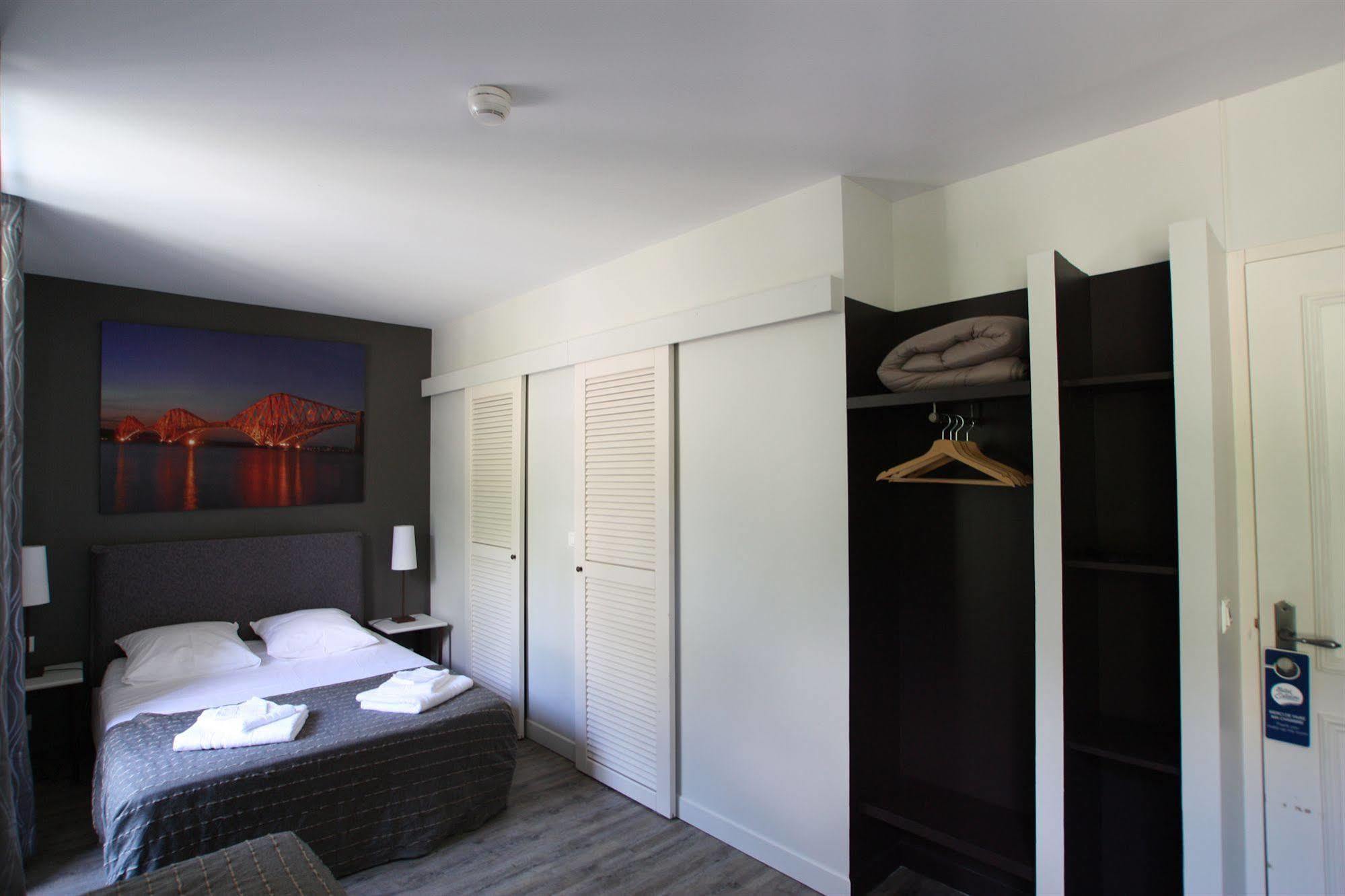 Hotel Estelou Sommieres Ngoại thất bức ảnh